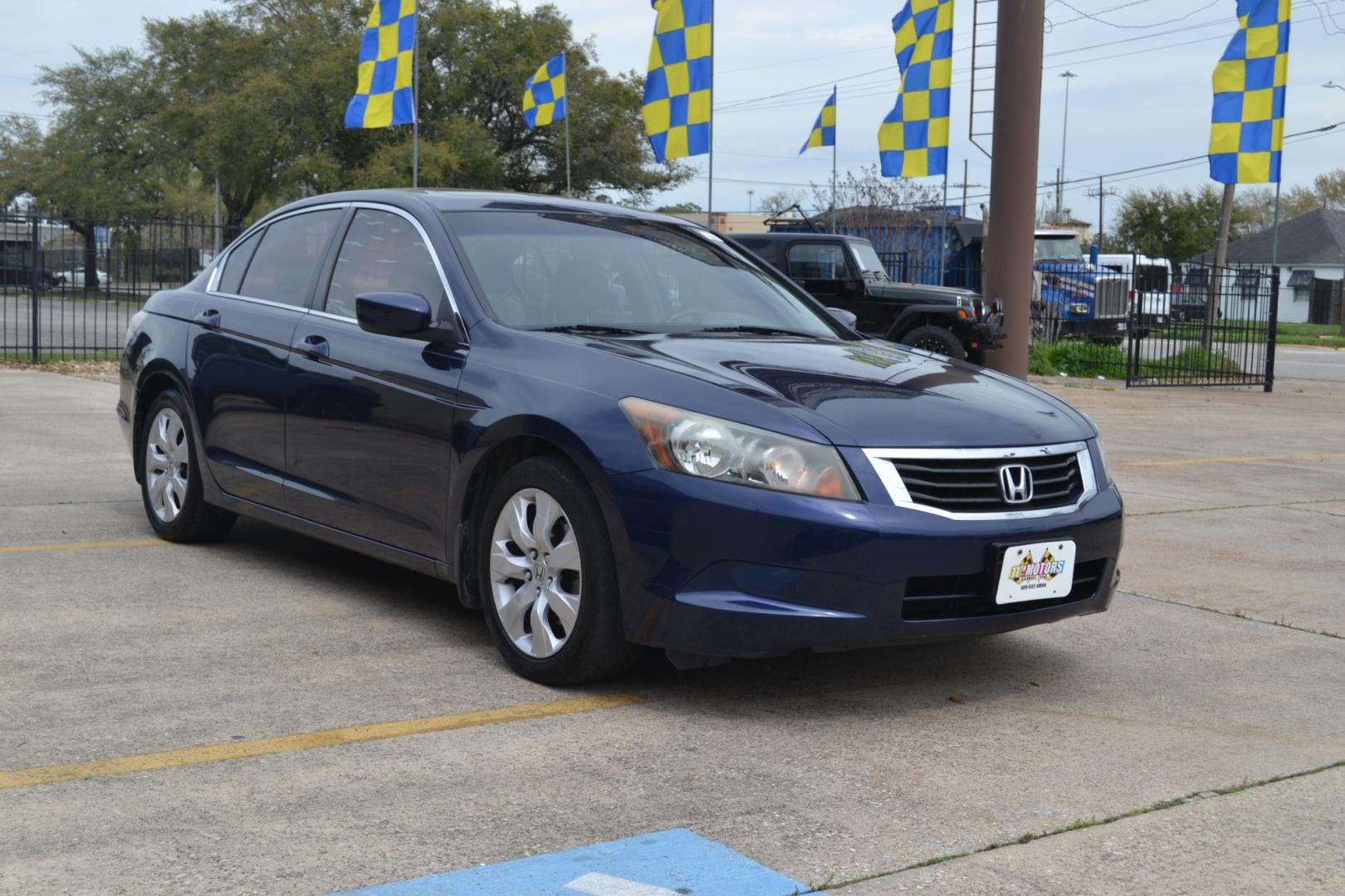 2009 Royal Blue Pearl Honda Accord EX-L Sedan AT (1HGCP26819A) with an 2.4L L4 DOHC 16V engine, 5-Speed Automatic transmission, located at 1355 North 11th Street, Beaumont, 77702, (409) 832-0006, 30.094290, -94.130096 - Photo#6